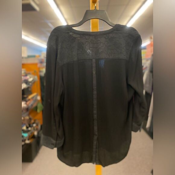 Miss Me Large Black/Sheer/Pocket Top - Picture 4 of 4